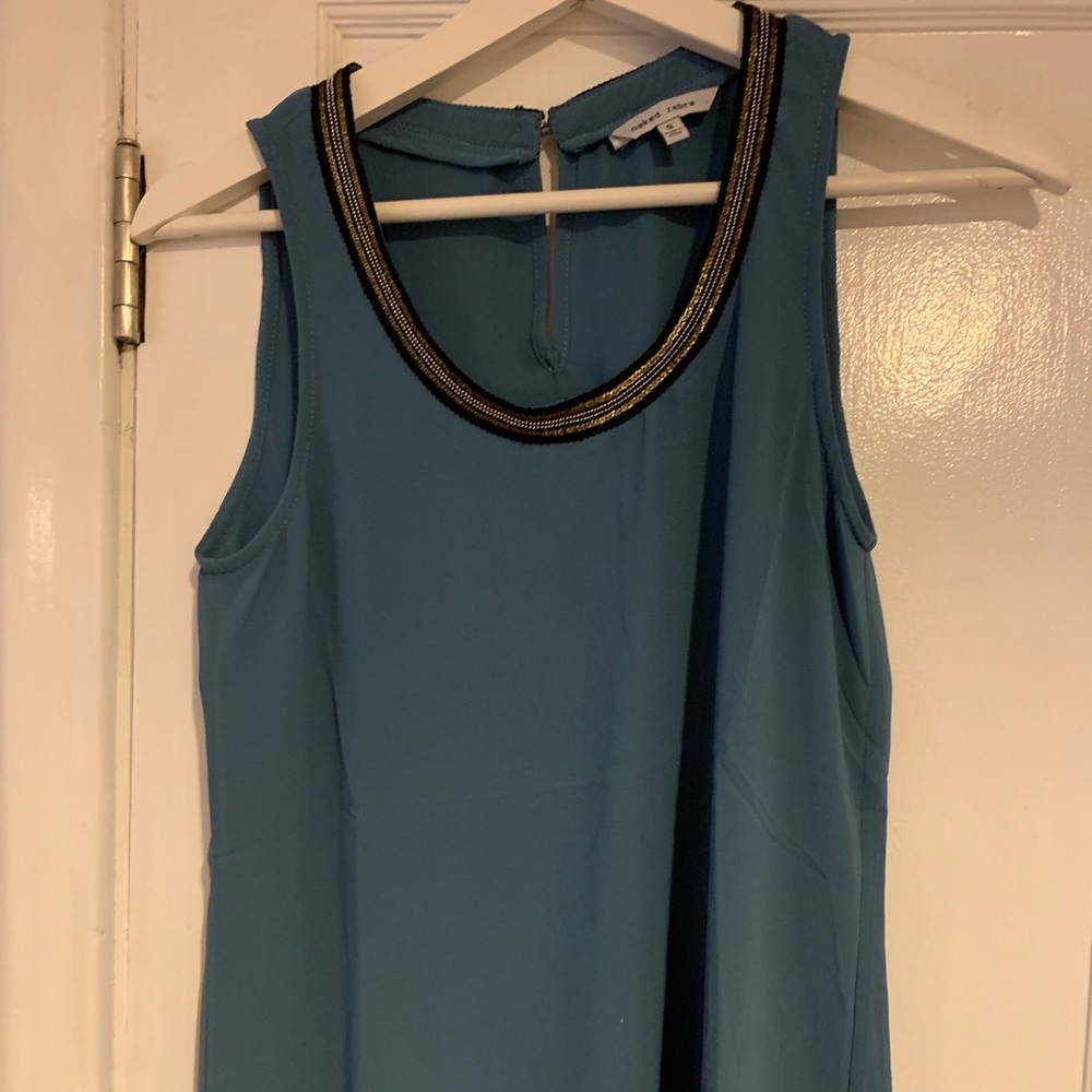 Business casual tank with decorative neckline - Picture 3 of 4
